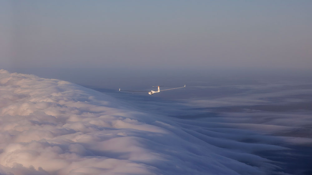 Riding the Morning Glory - Cloud Surfing in the Gulf of Carpentaria Glory 3