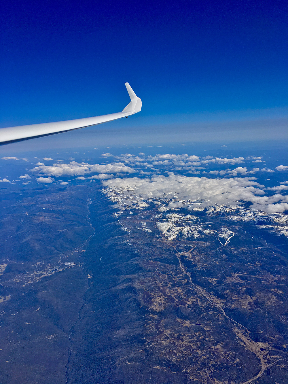 FL230 over Bredbo solo looking west towards main range